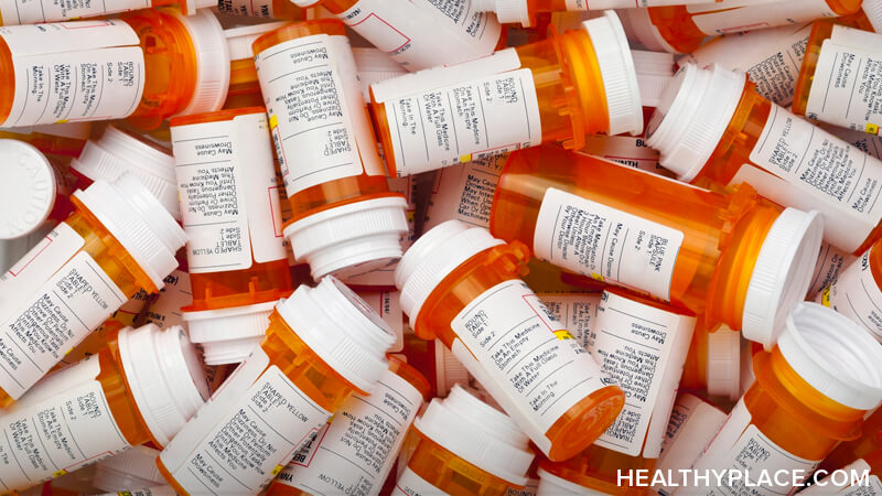 An opioids epidemic is happening in the US. Learn the extent of the opioids crisis, causes of the opioids epidemic and its negative effects on HealthyPlace. 