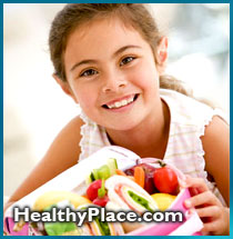 Tips for parents: what to do and how to present the food to your preschool child to teach them to eat healthy.