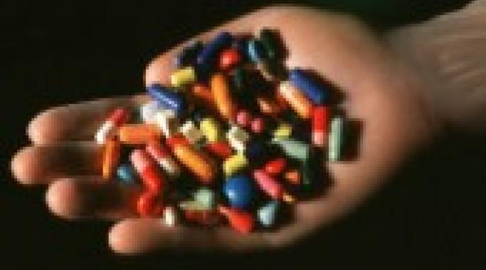 handful-of-drugs