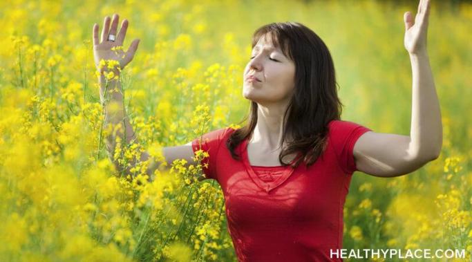 You can use nature to treat anxiety simply and quickly. In fact, using nature to treat anxiety works to reduce anxiety and boost mental health. Here's how.