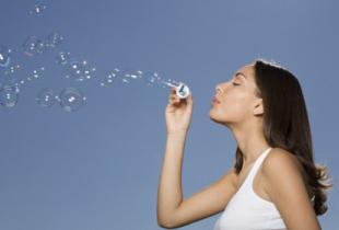 Anxiety can be intense, and we want to get rid of it. One way to do so is by blowing bubbles. There are benefits to bubble-blowing that help anxiety reduction.