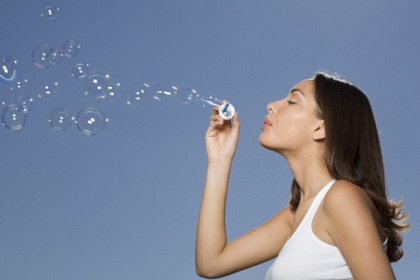 Anxiety can be intense, and we want to get rid of it. One way to do so is by blowing bubbles. There are benefits to bubble-blowing that help anxiety reduction.